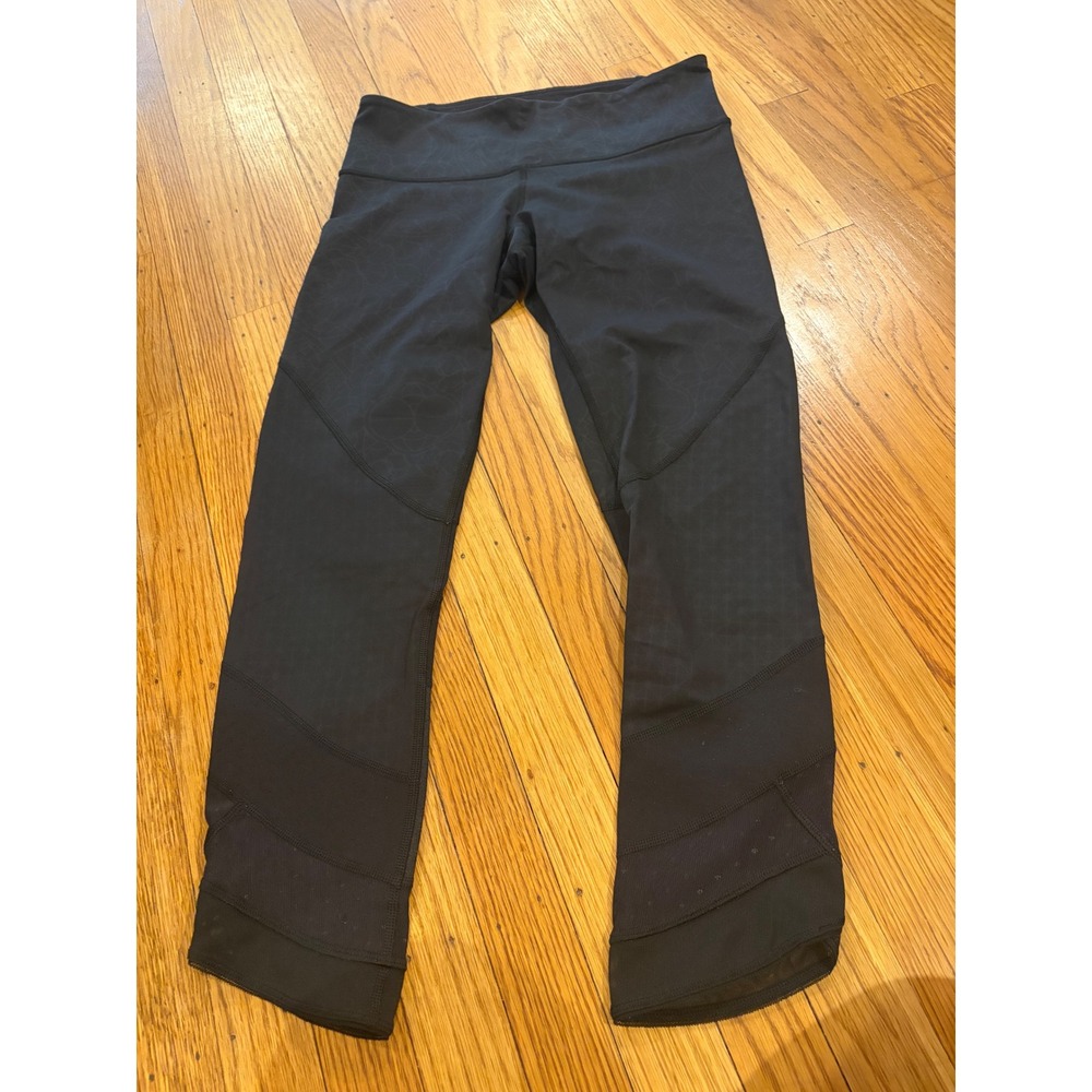Lululemon Mesh Panel Mandala Print Leggings Black Scalloped Hem Crop Womens 4